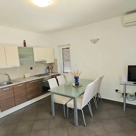 Seaview Апартаменты *